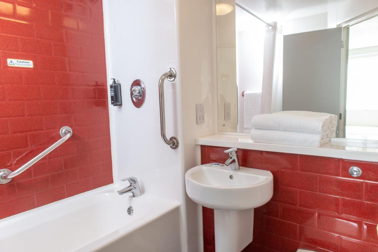 Ibis Budget London Bromley Town Centre Exterior photo